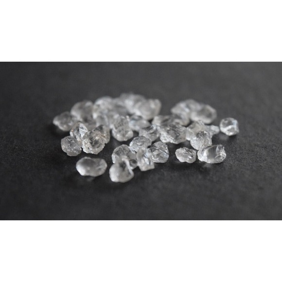 10 pcs size 3-5mm Quartz Raw Rough Natural Bulk Stones Small Raw - Picture 1 of 4